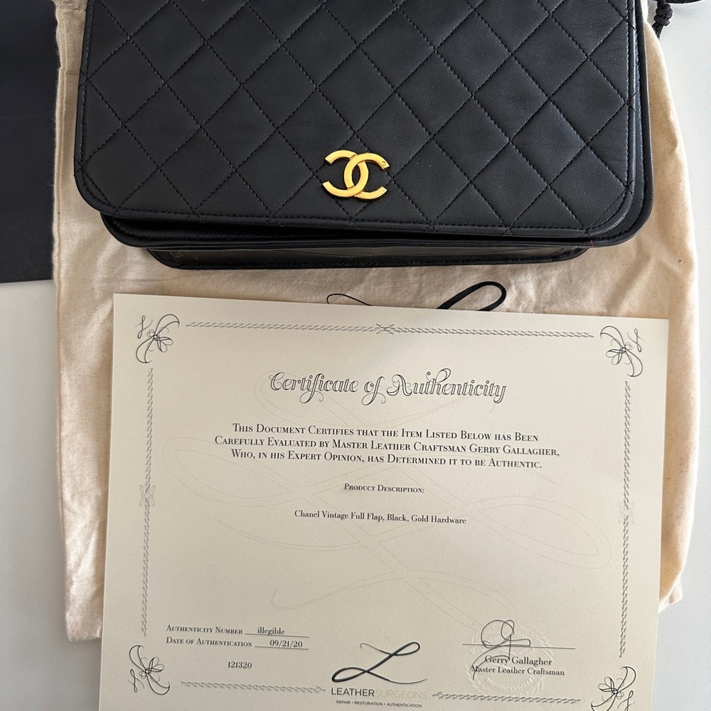*Authentic* Chanel Vintage Chain Shoulder Flap Bag - Picture 3 of 15